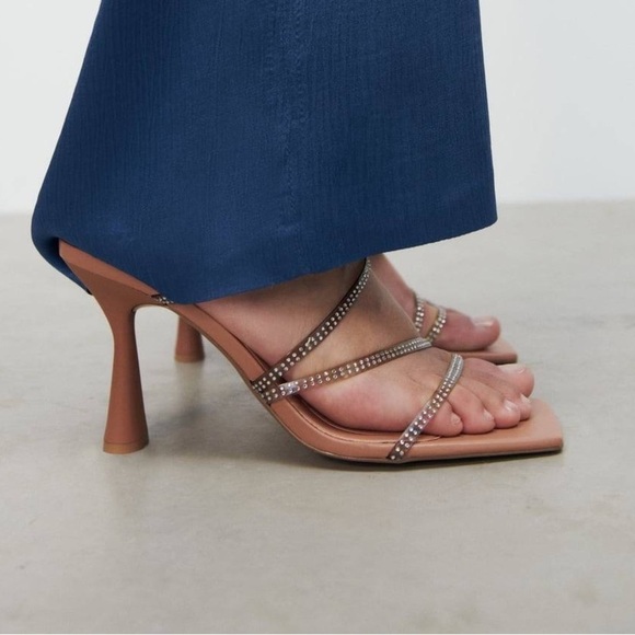 NWT. Zara Beige Rhinestones Details Squared Toe Sandals. Size 9 - Picture 6 of 8